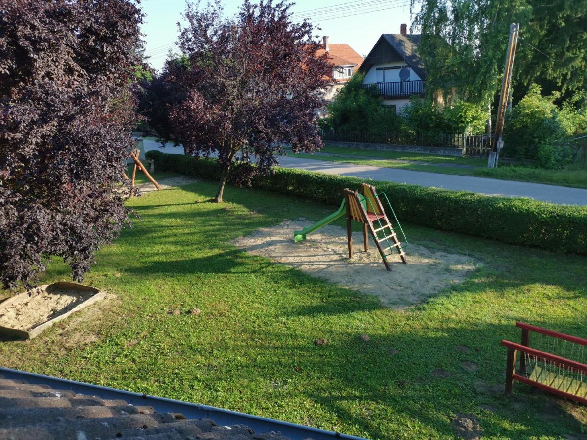 Erika Vendeghaz Centrumban Balatonkeresztúr Zewnętrze zdjęcie