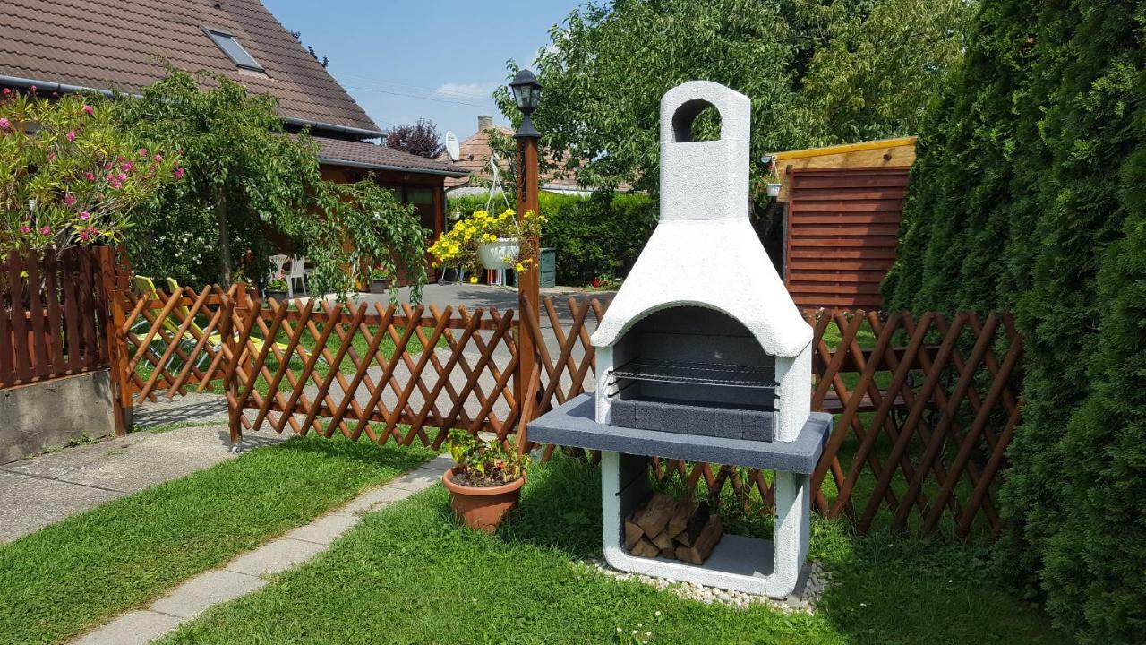 Erika Vendeghaz Centrumban Balatonkeresztúr Zewnętrze zdjęcie